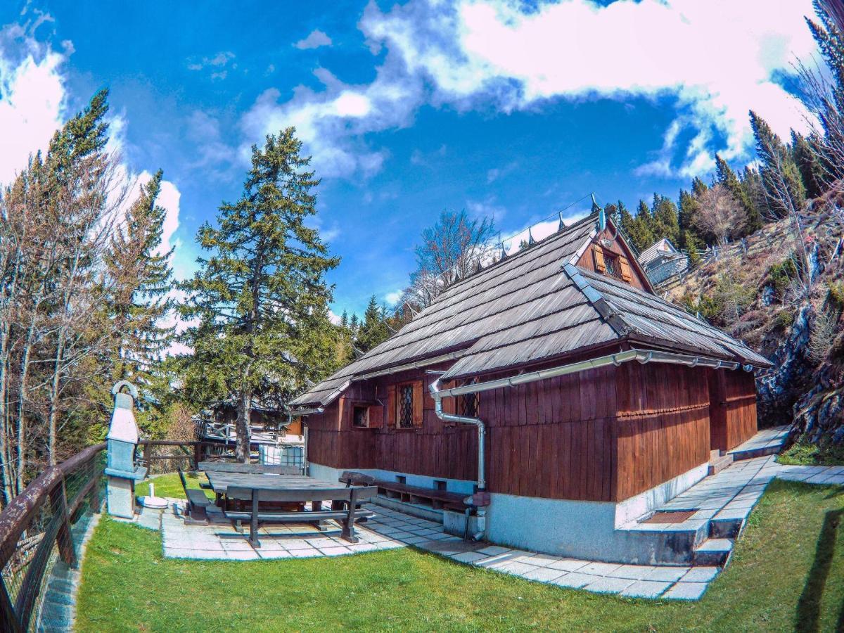 Velika Planina Chalet Slovenka オスレンドネスロヴェンスカ エクステリア 写真